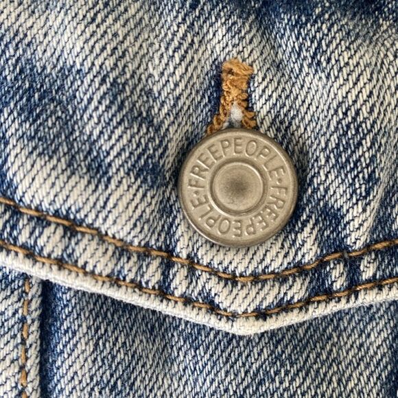 Free People Denim Jacket sz S Boho Western Layering Beach Coastal Preppy - Picture 6 of 15